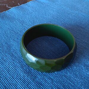 Vintage Bakelite Green Hexagon Faceted Bangle Bracelet